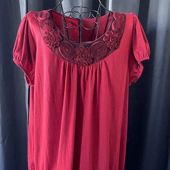 Judith - Wine Colored Top with Rose Embellishments - Picture 2 of 8